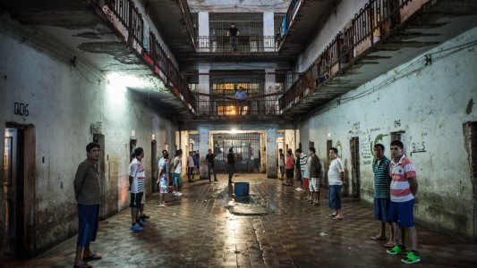 Un preso estranguló a su pareja durante una visita y se quitó la vida