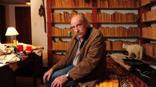 Murió el escritor Alberto Laiseca