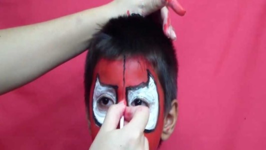 #CartaViral Todo el dolor de un niño de ocho años al que le gusta pintarse como princesa
