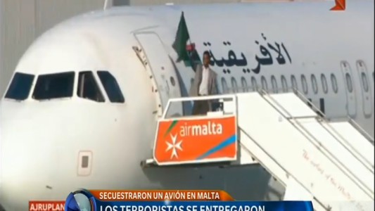Secuestraron un avión con pasajeros en Libia, lo desviaron a Malta y amenazan con hacerlo explotar