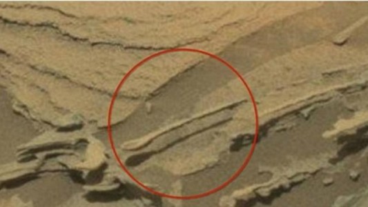 ¿Hay vida en MArte?: la NASA descubrió un objeto que parece una cuchara