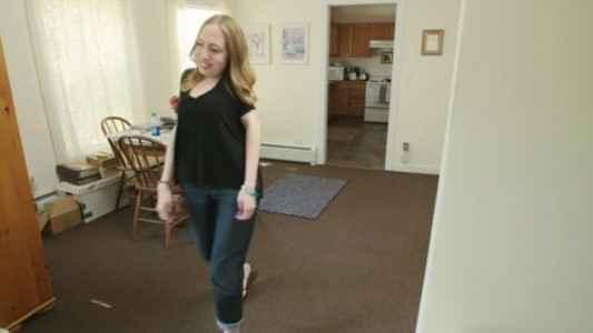 El drama de Jasmin Floyd, la mujer a la que le crece un segundo esqueleto en el cuerpo