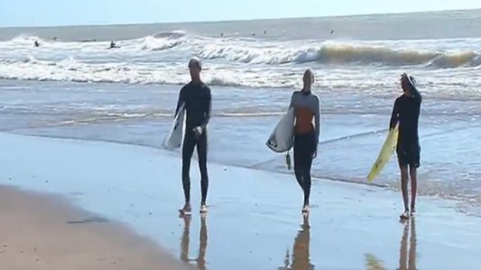 #Verano2017 Encontramos a los reyes del surf entrenando en Mar del Plata