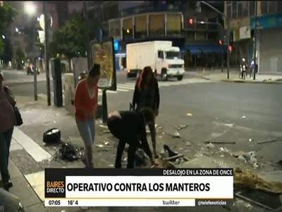 Desalojaron a más de dos mil manteros en Once