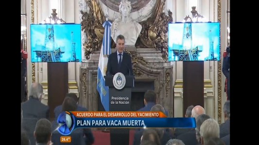 Macri anticipa una "revolución del empleo" por acuerdos con gremios y empresas para Vaca Muerta