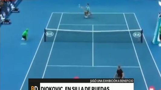 Djokovic jugó al tenis en silla de ruedas