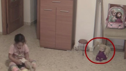 Graba los "fenómenos paranormales" que le ocurren a su hija y el video supera las 5 millones de reproducciones