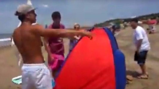 Video denuncia: quisieron echar a una familia de una playa pública en Mar del Plata