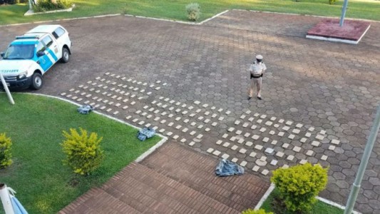 Prefectura secuestró 127 kilos de marihuana de un bote en Puerto Iguazú