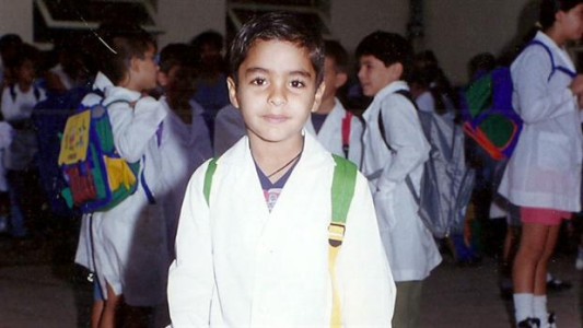 Quedó "huérfano dos veces" y busca a su madre biólogica