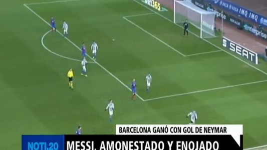 Messi, amonestado y enojado