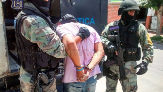 Detuvieron a un joven por disparar a su novia, es hijo del preso que mató a su mujer durante una visita al penal