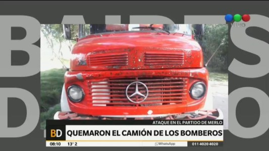 Quemaron el camión de los bomberos
