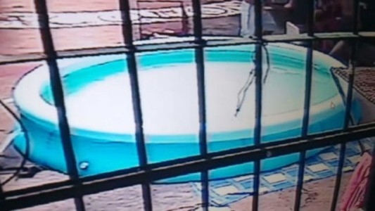 Una pileta para presos "vip" en la cárcel de Coronda