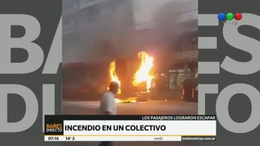 Se incendió un colectivo en Villa Urquiza