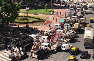 Protesta con 100 volquetes en Plaza de Mayo