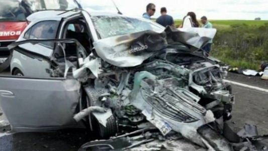 Un argentino murió y otras 11 personas resultaron heridas en un choque en Brasil