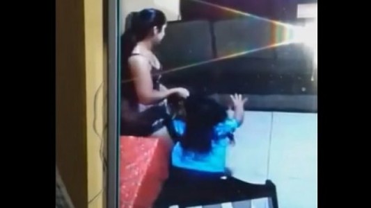 La niñera golpeadora de Misiones se negó a declarar y quedó en libertad