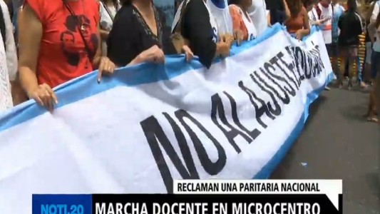 Marcha docente en el microcentro