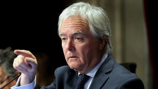 Tras ser imputado, Pinedo negó tener "vinculación" con la empresa a la que lo acusan de favorecer