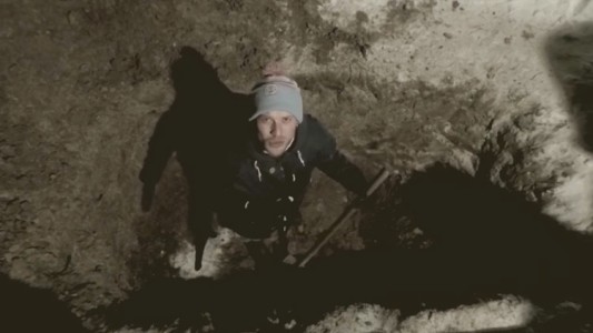 El joven ruso que se enterrará vivo en un ataúd y lo transmitirá por Internet