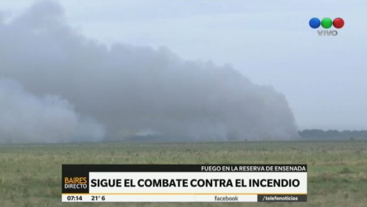 Sigue el combate del incendio en la reserva de Punta Lara