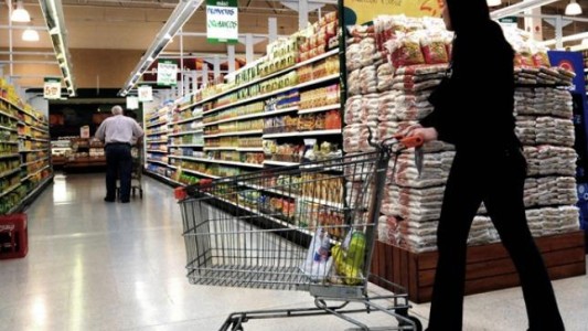 Cadenas de supermercados aseguran que hubo "una notable baja de los precios al contado"