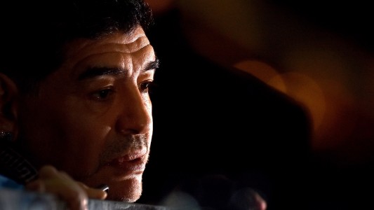 Maradona advirtió que "el fútbol argentino está quebrado" y que la FIFA puede desafiliar a a AFA