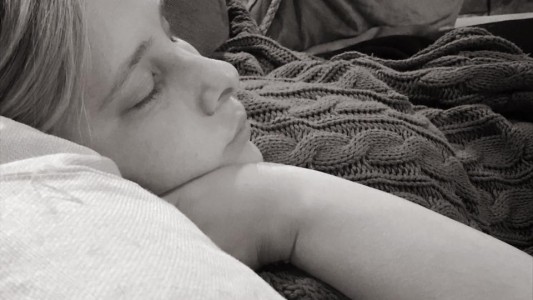 La generosa decisión de una mujer que decidió seguir con el embarazo de un bebé sin cerebro