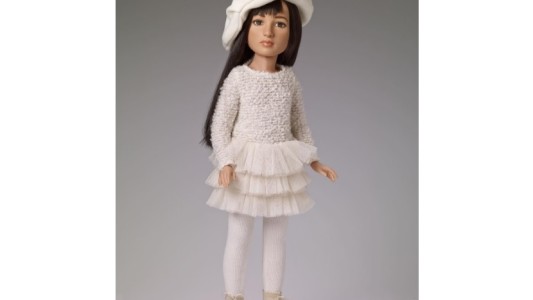 Crean muñeca en honor a una adolescente transgénero que sufrió acoso, enfrentó a todos y ahora es estrella de TV