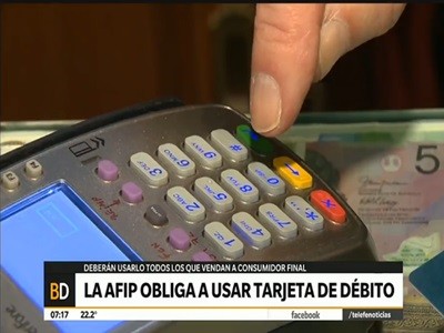 La AFIP obligará a usar tarjetas de débito