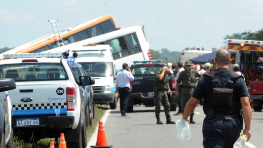 El gobierno santafecino decreó un día de duelo por la tragedia vial de Pérez