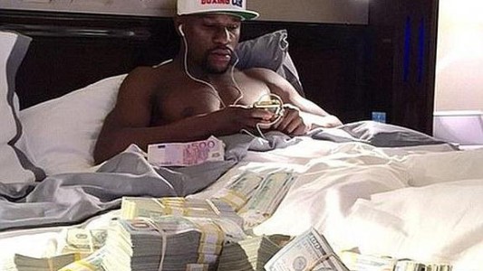 Mayweather gasta 75 millones de dólares al año y podría estar cerca de la ruina