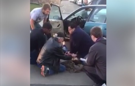 El viral que nos conmueve: Este hombre le hace RCP a una joven embarazada y le salva la vida