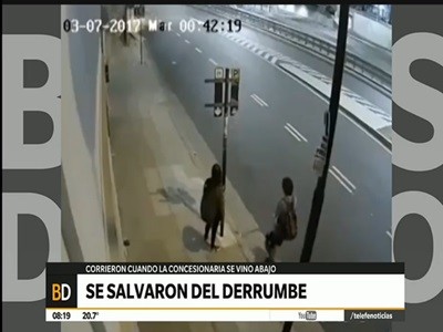 El video del derrumbe de la concesionaria