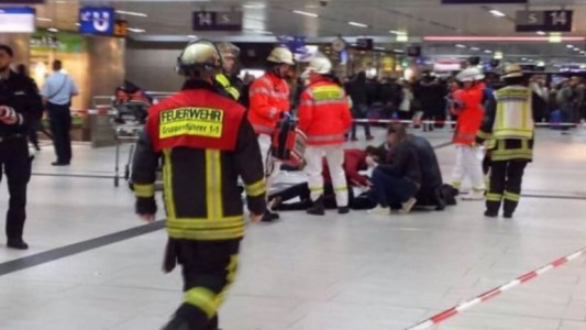 Alemania: un hombre hirió con un hacha a nueve personas en una estación de tren