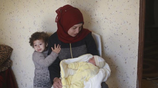 La lucha por quedar embarazada con "semen de contrabando"