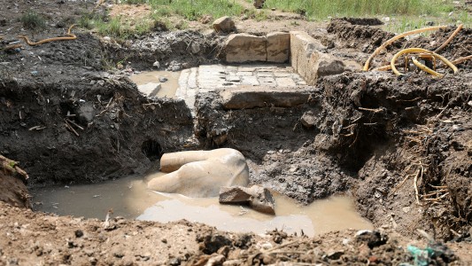 Egipto: hallaron una estatua gigante del faraón Ramsés II