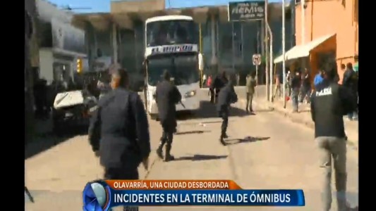 Olavarría: incidentes en la terminal de ómnibus tras el trágico recital del Indio