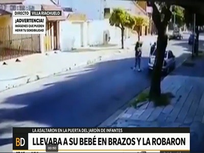 Le quisieron robar el auto y consiguió sacar a su bebé