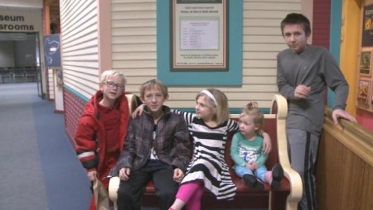 La inesperada respuesta que recibieron cinco hermanos tras pedir que los adopte una sola familia