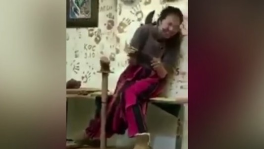 Video: la chica estaba en su primera clase de alfarería y la figura que formó la tentó muchísimo