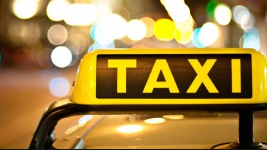 Flores: se tiró de un taxi en movimiento para evitar que la violaran