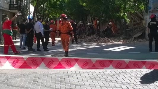 Impresionante derrumbe en Constitución