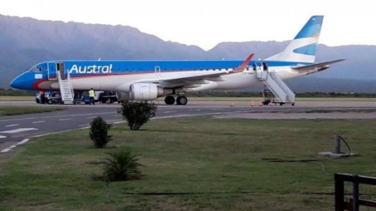 La Rioja: un avión esperó en el aire porque el aeropuerto estaba cerrado