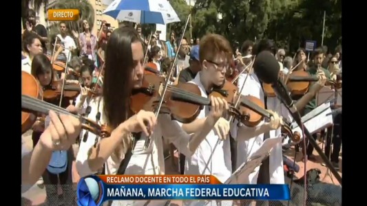 Docentes denuncian que policías fueron a una escuela de La Matanza a pedir la lista de huelguistas