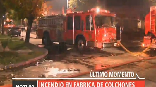 Avellaneda: se incendió una fábrica de colchones