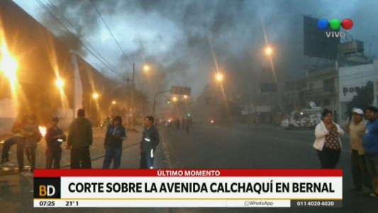 Corte sobre la Av. Calchaquí en Bernal