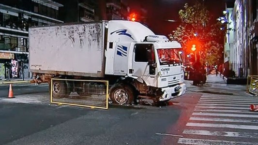 Un camión varado desde el sábado