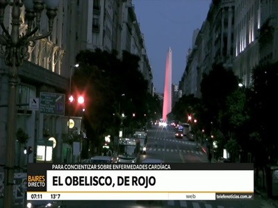 El obelisco de rojo
